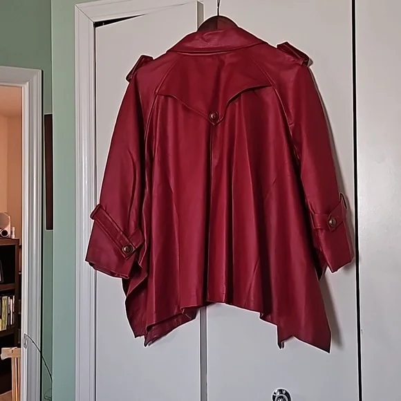 Red jacket - Picture 2 of 3